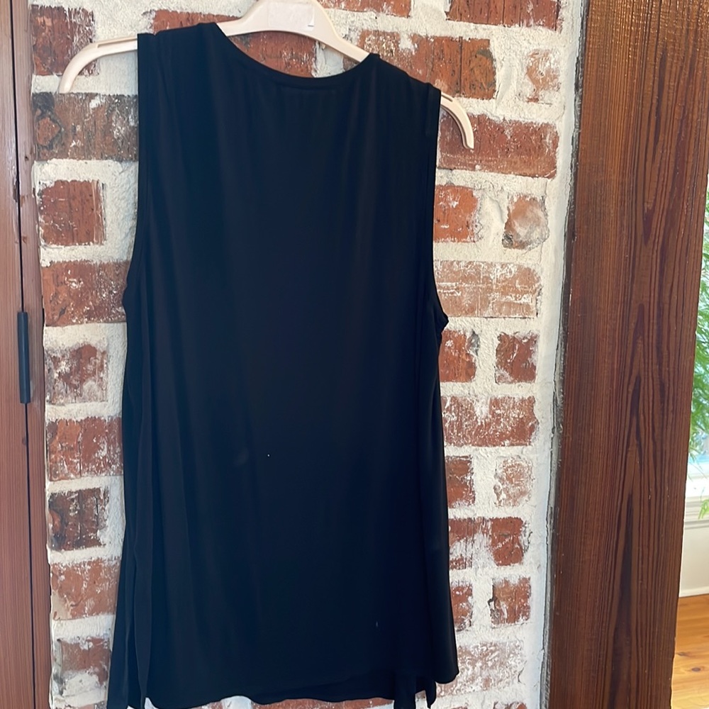 Fabletics sleeveless black tank.Moisture wicking fabric 90% Recyc Poly/elastane - Picture 5 of 5